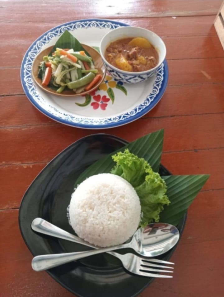 ข้าวราด 2 อย่าง
